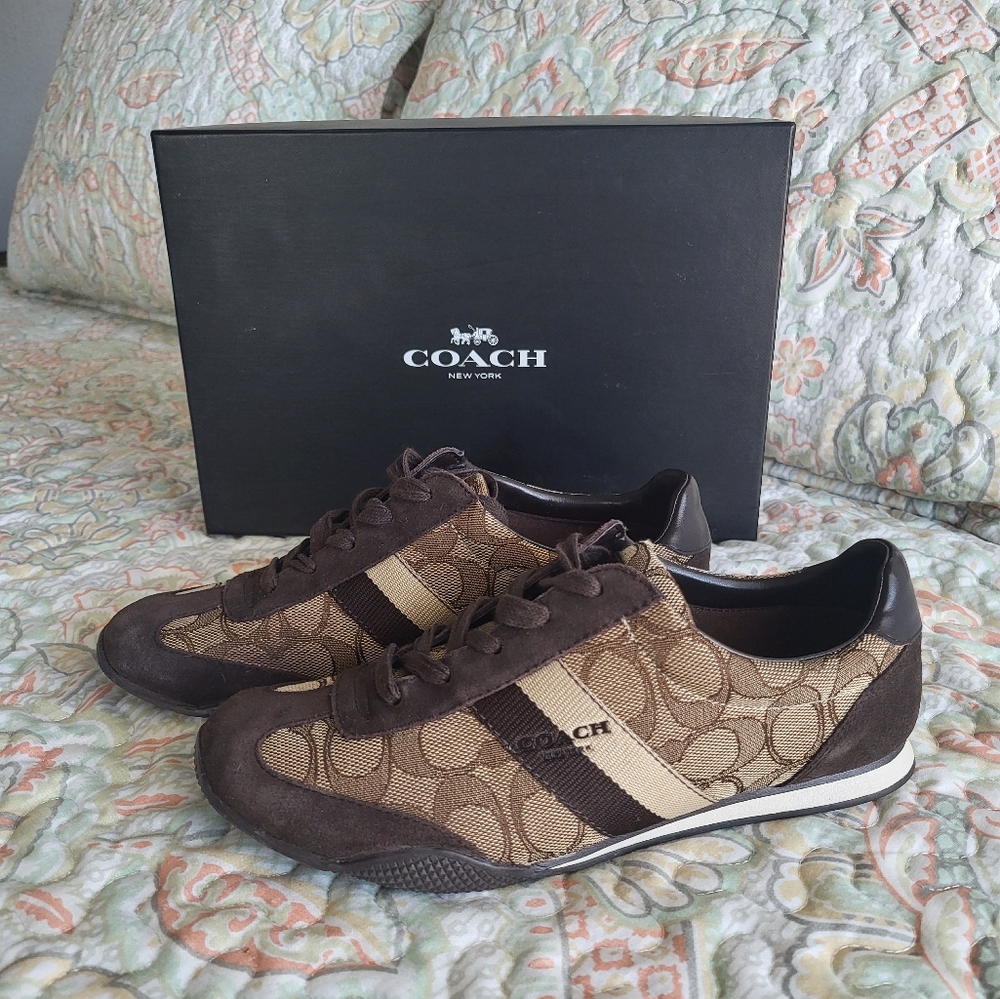 Coach Kelson Outline Sig/Suede Sneakers. Womens size 6. Khaki/Chestnut
